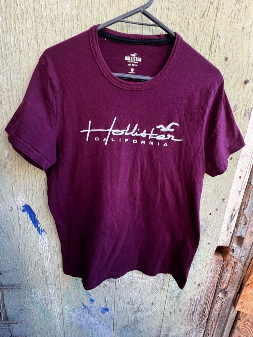 Hollister California Script Graphic T-Shirt Size M Maroon Burgundy